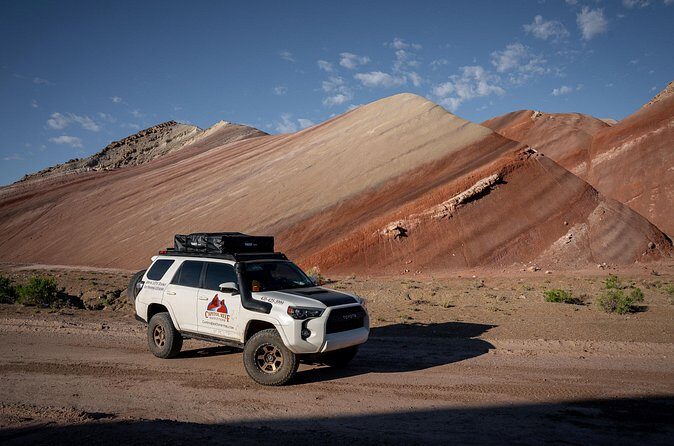 Private Bentonite Hills 4X4 Lunar Landscape Tour - Guide Touch: Personalized Info Makes the Difference