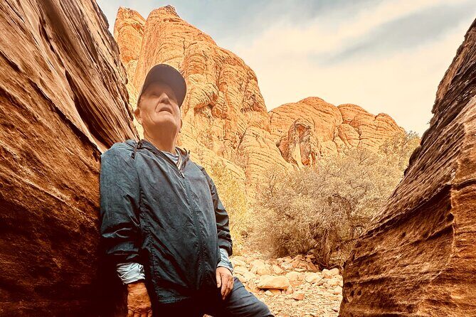 Private Jeep Ride to Explore Slot Canyons and Rock Formations - Photo moments: where your guide helps you frame the canyon