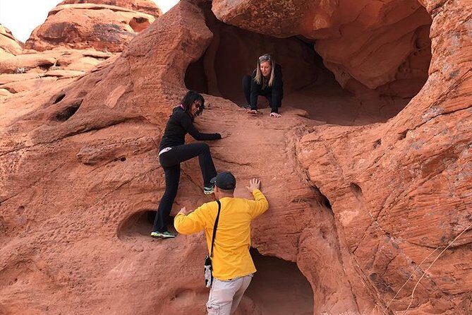 Private Valley of Fire Hiking Tour from Las Vegas - Mouse’s Tank Canyon: short walk, big petroglyph payoff
