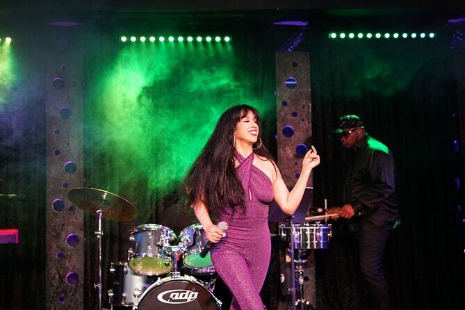 Queen Selena: A Tribute to the Latin Pop Superstar in Las Vegas - The show’s pace: 1 hour 10 minutes of Selena hits