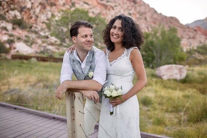 Red Rock Canyon Wedding by Private Limousine - Should you book this Red Rock Canyon wedding?