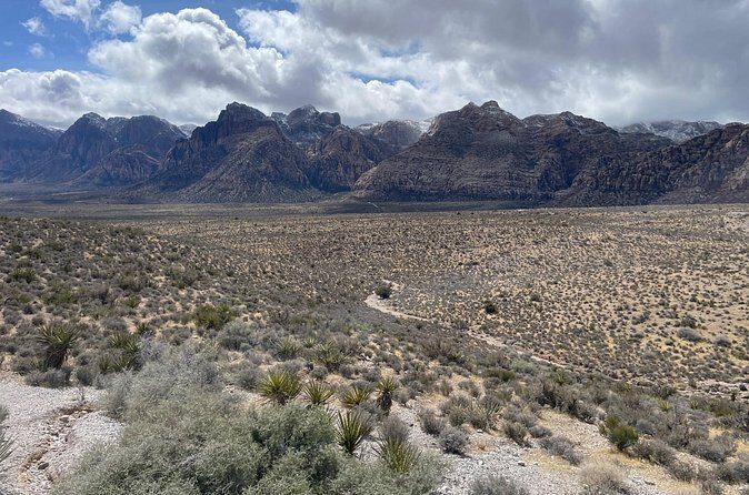 Redrock Hikes Come See Our South West Historic Beauty - Why the guide’s storytelling makes the rocks feel different