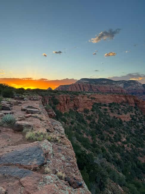 Sedona Night Hike and Stargazing Tour - Your 4-hour plan: pickup, van ride, 3 hours on the trail, and sky time