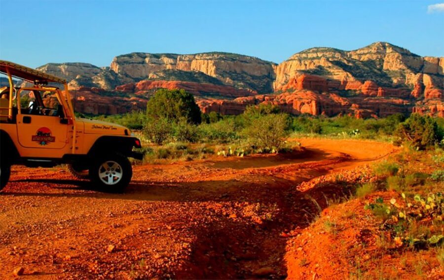 Sedona: PRIVATE 2-Hour Jeep Tour Lil' Rattler Trail - Big Boulders and Rocky Roads: What the Terrain Does to Your Perspective