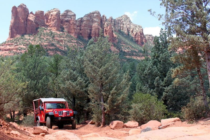 Sedona: Private Soldiers Pass Jeep Tour - Devil’s Kitchen Sinkhole: Fast Stop, Big Personality