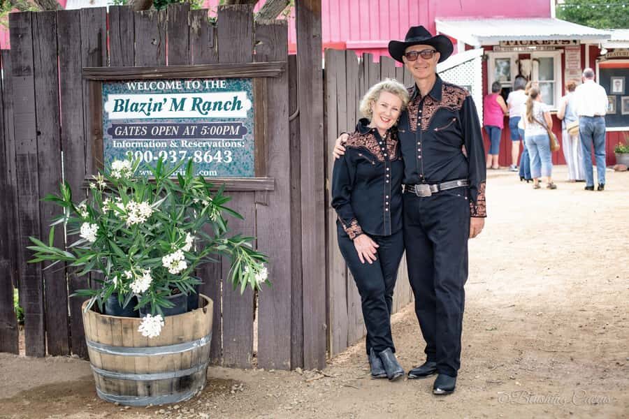 Sedona: Western Dinner Theater and Town Experience - The 6:30 Chuckwagon Dinner: What You Eat and How Seating Works