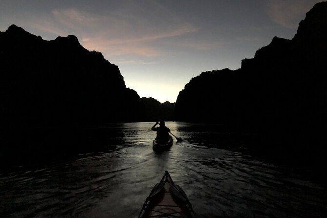 Twilight Black Canyon Kayak Tour with Bonfire Experience - Where you start (Willow Beach) and how the timing works from Las Vegas
