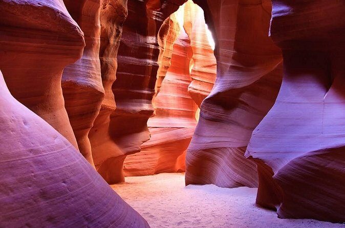 Upper Antelope Canyon & Horseshoe Bend Tour from Las Vegas - Las Vegas to Page, Arizona: why the timing is the whole game