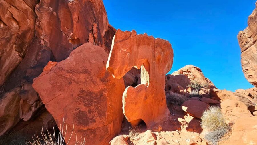 Valley of Fire - A Small-Group Pickup Day With Alex Paulau in the Driver’s Seat