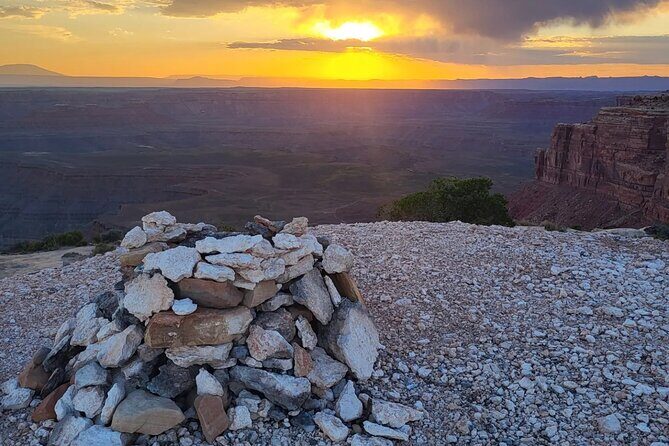 Valley of the Gods Sunset Tour - How to pack and what to expect from a Utah sunset evening