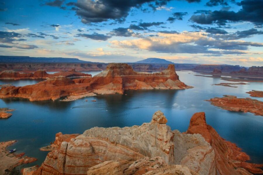 Vegas: Antelope Canyon, Monument Valley, & Grand Canyon Tour - Day 1 Power Move: Lake Powell Views, Horseshoe Bend, and Lower Antelope Canyon