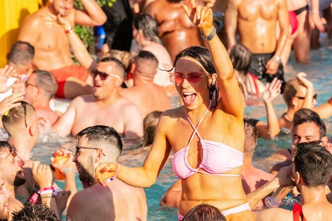 VIP Vegas Pool Crawl: Drinks, Entry & Party Bus - Drinks, Entry, and Value: Where You Get the Most for Your Money