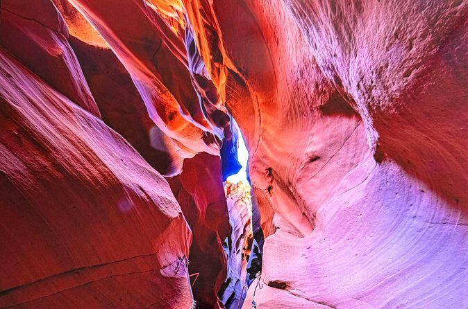 Wind Pebble Canyon Full Hiking tour through Antelope Canyon - Your route, time, and fitness: 3 hours with ladders and tight spots
